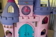 Little people vintage castle