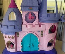 Little people vintage castle