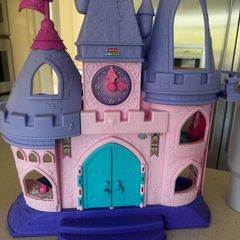 Little people vintage castle