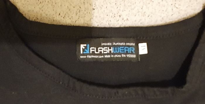 Age 8/9 Years - The HEART LIGHTS UP - A Flash Wear Tee Shirt - Super Fun to be Had - The Heart on Front Lights up Based on Sound - Read Ad for Details - E