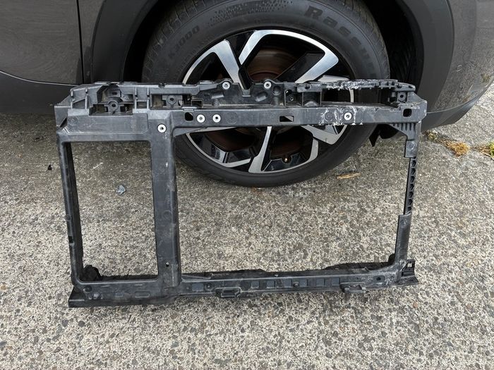 Peugeot 208 Opel Corsa front panel