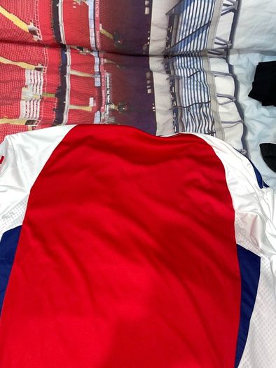 Real arsenal football jersey can ship if needed