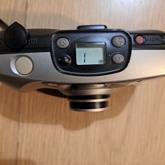pentax ESPIO 738 Auto focus red eye reduction camera