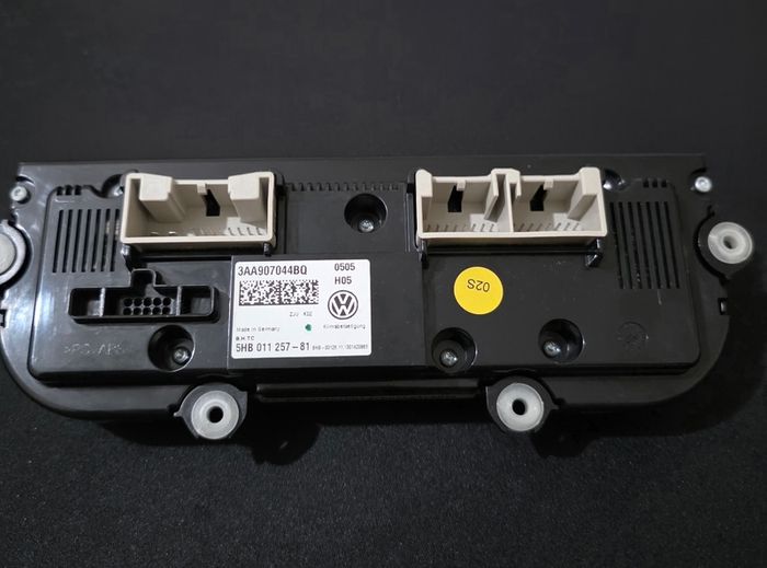 Volkswagen Passat AC control switch
