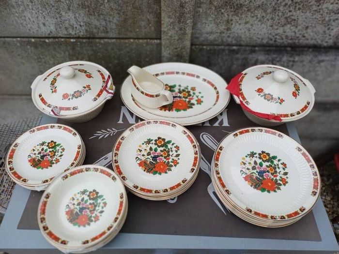 1970s Carrigdhoun Pottery Dinner Set