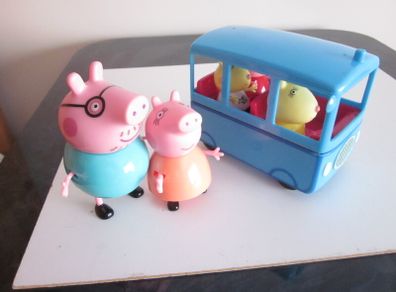 Peppa Pig School Bus with 4 Extra Figures