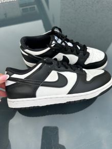 Nike dunks size 2.5