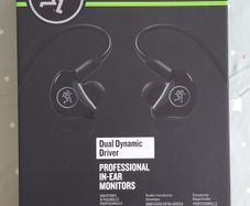 Mackie MP-220 in ear monitors