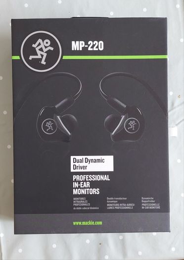 Mackie MP-220 in ear monitors