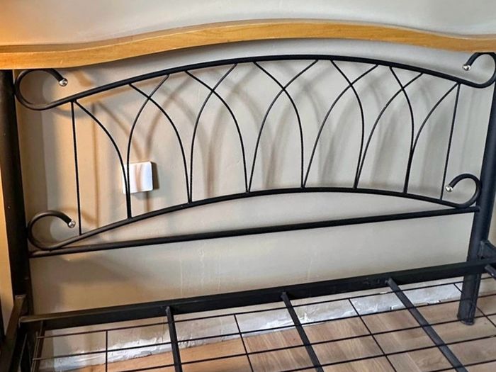 Gorgeous Extremely Sturdy 5Ft Black Metal King Size Bed Frame - Can Deliver