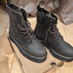 Jadon platform Dr Marten boots
