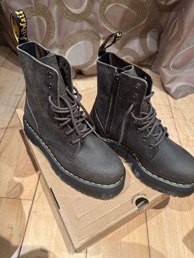 Jadon platform Dr Marten boots