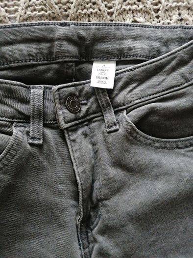 Grey jeans from H&M, low waist small fit, XS.