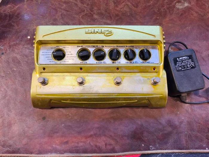 line6 DM4 Distortion & Line6 power supply