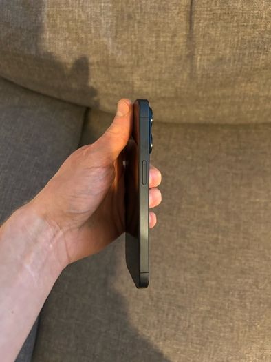 iPhone 15 pro blue titanium 128gb unlocked, battery percentage 93%