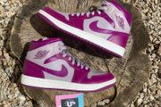 Premium Nike Air Jordan 1 Mid