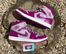 Premium Nike Air Jordan 1 Mid