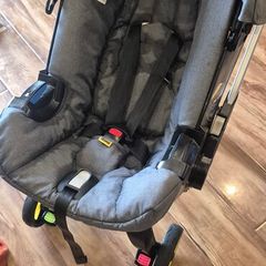doona buggy and Isofix base.