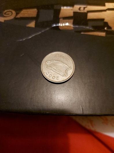 10p irish coin ,used condition,,year 2000,buyer collects or pays postage, extra 2 euros,