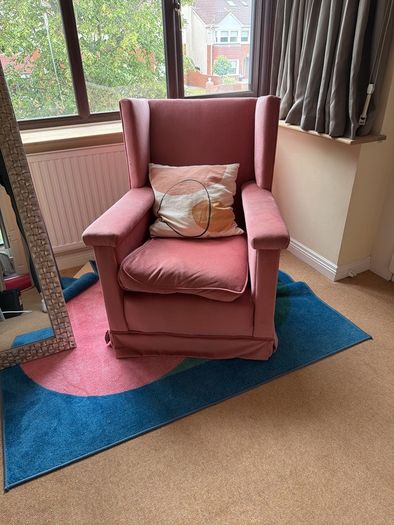 Vintage pink velvet arm chair (free if can be collected)