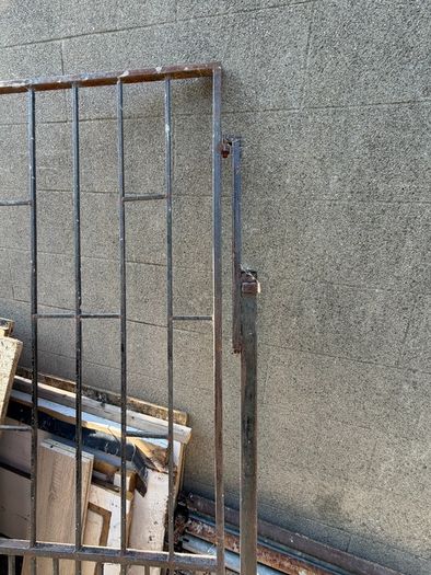 gate