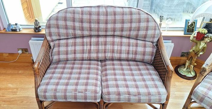 Stylish 4-piece Wicker Set
