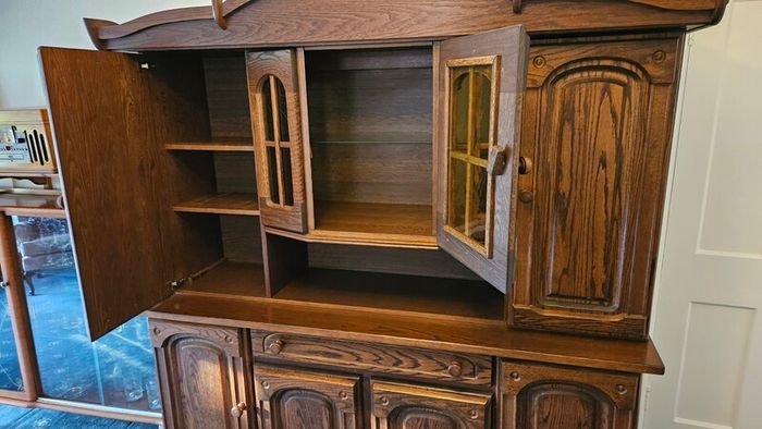 solid hardwood sideboard / cabinet
