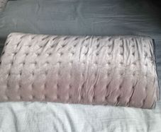 Throw/blanket quilted effect.