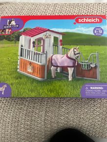 Schleich horse toy and stables