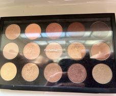 MAC Eye Pallet