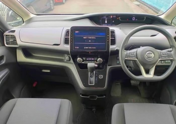 Nissan Serena 8 Seater 2L S-Hybrid Low Milage Excellent Condition Priced to Sell