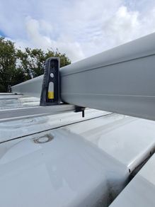 Van guard pipe carrier