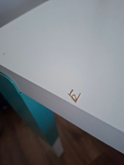 Kids desk