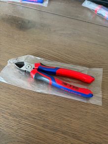Knipex Snips 180mm Comfort Grip New Model