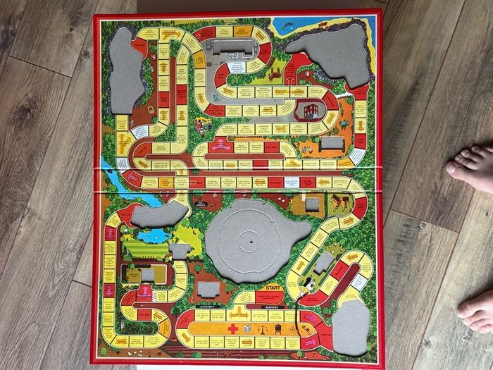 Vintage 1984 MB Games Game of Life - Complete + Loads of Spares