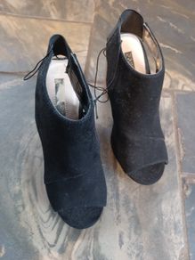 Ladies shoes