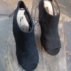 Ladies shoes