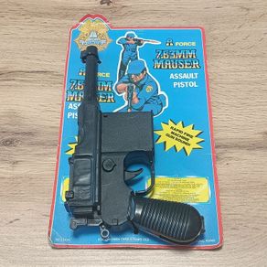 Vintage 1970s/1980s plastic clicker/sound toy guns sealed on their original card