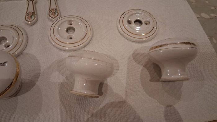 door handles ceramic/?porcelain