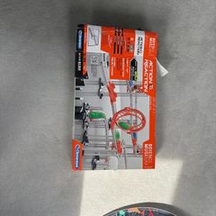 Action reaction STEM toy circuit