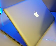 Apple MacBook Pro Early 2011 15-inch, Quad Core i7  500GB HDD MS OFFICE