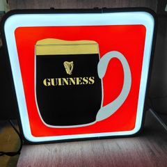 Guinness Illuminated Wall Sign  NEW IN BOX  Vintage Pint Tankard & Half Pint Glass