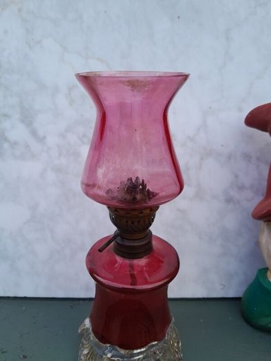 19ct  crambery oil lamp