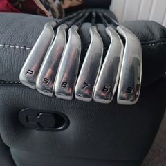 Tour Edge Hot Launch E525 irons