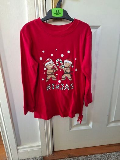Brand New Boys christmas long sleeved top age 5-6
