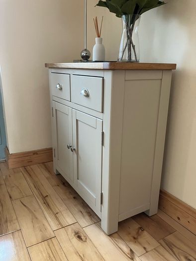 Cabinet / Hall Table / Sideboard