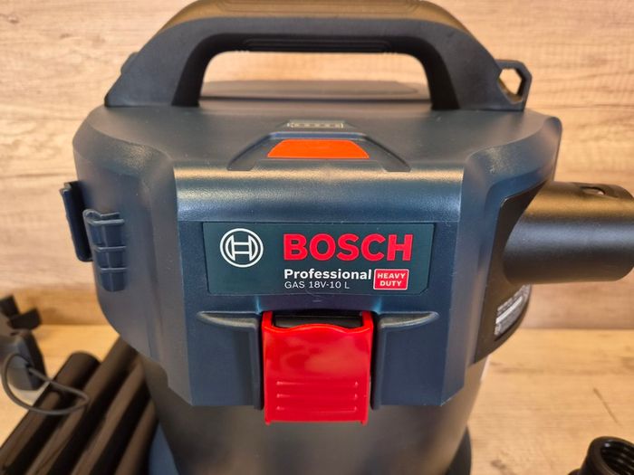 Bosch GAS 18 V10 L 34Ltr/sec 18V Li-Ion CoolPack Cordless L Class Dust Extractor - Bare