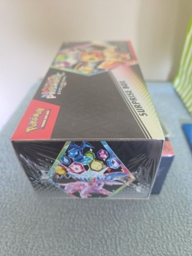 Pokemon Prismatic evolutions suprise box