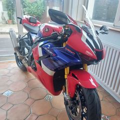 Honda cbr1000rr-r sp Fireblade