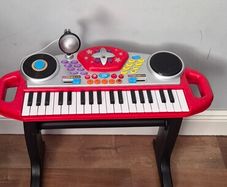 Kids/childrens toy piano
